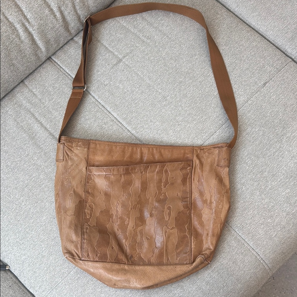 Brown Leather PRADA crossbody bag (logo on both sides with zipper outer pockets)